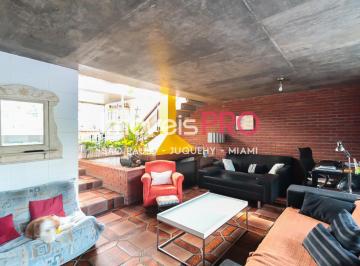 Casa · 194m² · 3 Quartos · 2 Vagas · CASA DE VILA