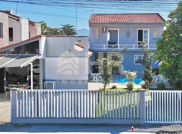 Casa · 130m² · 4 Quartos · 3 Vagas · Casa com 04 dormitórios sendo 01 suíte e 03 vagas