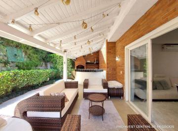 b941cb738e560d2285dfe2b3f85916575081cf67 · Casa com 4 dormitórios à venda, 220 m² por R$ 1.600.000,00 - Granja Viana - Cotia/SP