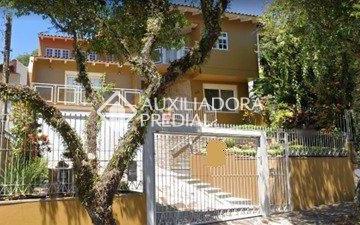 382998_i095367F40w_382998630645525cc1d.jpg · Casa a vendas com 289 m2 privativos no bairro Teresópolis na Zona Sul.