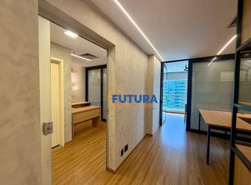 7bb964f0cd5fea68a338ecba0abc45e4d089dedd · Sala com 56M2, 100% Reformada no Fusion Work e Live