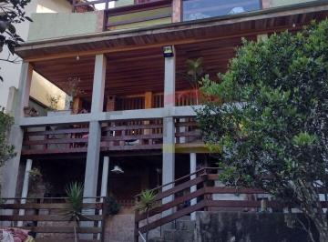 Casa · 280m² · 3 Quartos · 7 Vagas · Linda Casa á venda na serra da Santa da Inês - 3 quartos e 7 vagas de garagem