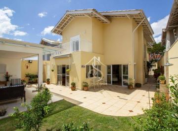 9000df66a099881e557213ed9adbfd0499b92bdc · Casa em rua tranquila e arborizada, com guarita de segurança. Ótima vizinhança.388m² terreno 273m² á