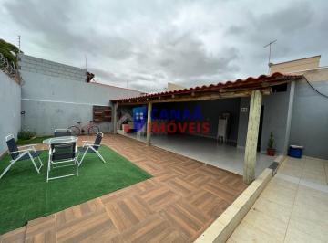 Casa · 140m² · 2 Quartos · 2 Vagas · Casa 2/4, 1 suíte, lote individual no Jardim Europa