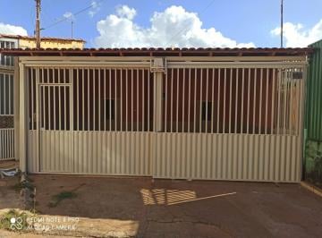 Casa de 3 quartos, Recanto das Emas · Qd. 404 - Perto da UPA Recanto das Emas - Casa 3qts c/suíte(sozinha no lote)...