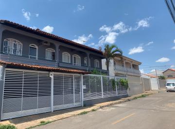 Casa de 5 quartos, Núcleo Bandeirante · Ótimo Sobrado - Bairro Metropolitana - Núcleo Bandeirante