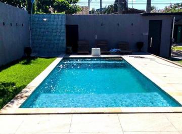 Casa · 350m² · 6 Quartos · 4 Vagas · Sobrado À VENDA na praia de Pernambuco em Guarujá.