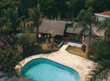 Foto 01 · Casa térrea em Atibaia, 3 dorm sendo 1 suíte, área gourmet,  piscina, espaço gramado.