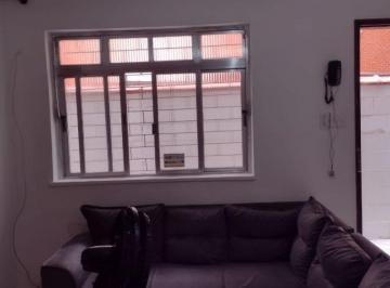 Apartamento · 75m² · 2 Quartos · Terreo de dois dormitórios bem conservado com duas áreas de