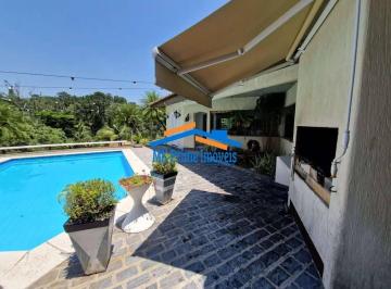 Casa · 578m² · 4 Quartos · 10 Vagas · Cond. Granja do Lago com Piscina e Ampla Infraestrutura.