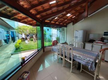 Casa · 150m² · 4 Quartos · 4 Vagas · Amplo sobrado com 4 dormitórios, sendo 1 suíte