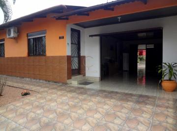 Casa · 352m² · Venda de casa com 2 dormitórios, pátio na frente e fundos, no Centro de Nova Santa Rita.