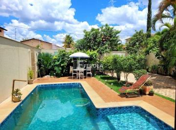 Casa de 4 quartos, Águas Claras · SHA Conjunto 4 - 98224-8049 - LINDA CASA EM ÓTIMA LOCALIZAÇÃO PISCINA CHURRAS
