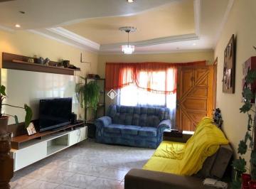 Casa · 180m² · 5 Quartos · 2 Vagas · Casa sobrado em Canoas com 5 quartos e uma suíte.