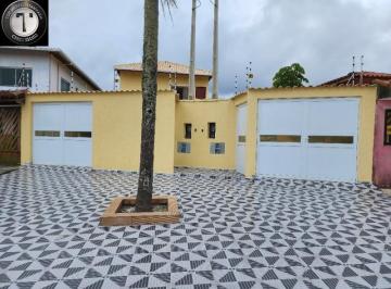 Foto 01 · Casa sobreposta baixa com piscina a 300 metros da praia, bairro Santa Terezinha, Itanhaém, São Paulo