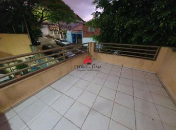 Casa · 137m² · 2 Quartos · 3 Vagas · Casa no Tatuapé, 137 m² de área construída, 2 quartos e 3 vagas.