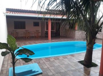 Casa · 385m² · 1 Quarto · 2 Vagas · Casa com ampla área de lazer