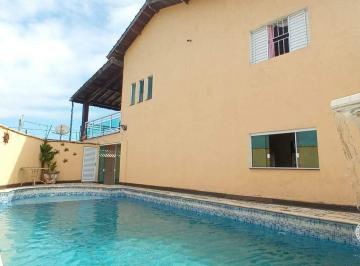 Casa · 228m² · 4 Quartos · 2 Vagas · Casa com piscina à venda próximo a praia - Gaivota - Itanhaém SP