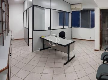 WhatsApp Image 2019-08-20 at 16.39 · Sala Comercial de 42m² no bairro Centro