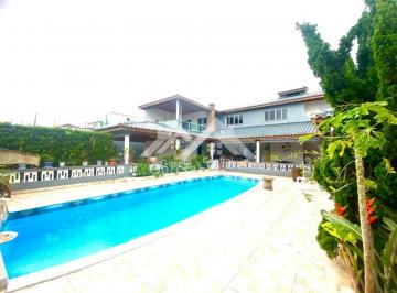 Casa · 550m² · 4 Quartos · 5 Vagas · Sobrado em Peruíbe