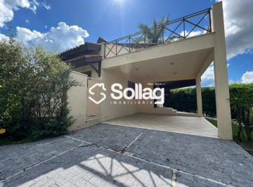 Casa · 286m² · 3 Quartos · 3 Vagas · Casa em Vinhedo no bairro Caixa D’Água – 3 quartos, 2 suítes, lareira e quintal