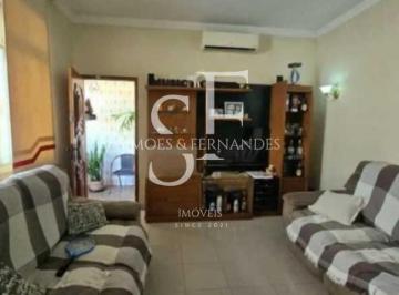 Casa · 107m² · 3 Quartos · 1 Vaga · Irajá - Rua Santo Apiano - Casa 3 quartos, sendo 1 suíte, cozinha planejada e va