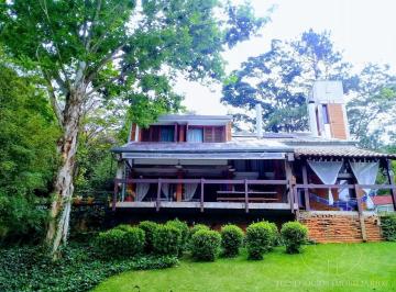 Casa · 250m² · 5 Quartos · 7 Vagas · Casa de Condomínio em Aldeia da Fazendinha - Carapicuíba