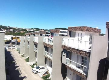Casa · 200m² · 3 Quartos · Sobrado mobiliado em Condomínio: 3 Quartos, 1 Suíte, 2 Salas, 4 Banheiros, 3 Vagas em Curitiba-PR, U