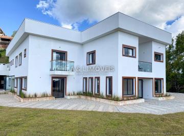 Casa · 1320m² · 7 Quartos · 7 Vagas · Casa à venda em Campos do Jordão com vista para montanhas e 7 suítes