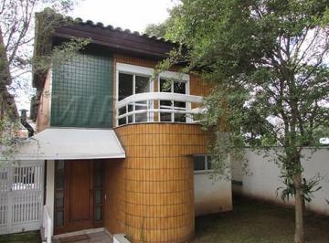fd4e49ad193286d359a4ae2083388bd8.jpg · Sobrado de 224m² com 4 quartos