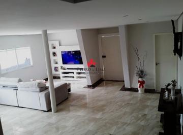 Casa · 270m² · 3 Quartos · 4 Vagas · Sobrado de 3 dormitórios com piscina na Ponte Rasa