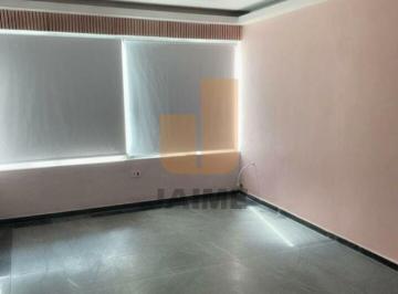 Comercial · 172m² · 2 Vagas · Casa Comercial com 2 salas , 2 vagas.