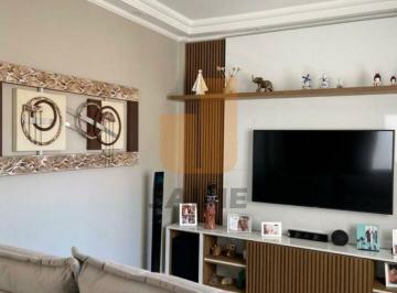 Apartamento · 87m² · 2 Quartos · Apartamento com 87 m2 bem distribuídos, 2 dormitórios, ótima localização - Bela Vista.