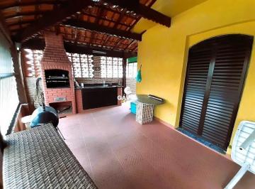 Casa · 173m² · 3 Quartos · Sobrado à venda no Centro em São Vicente.