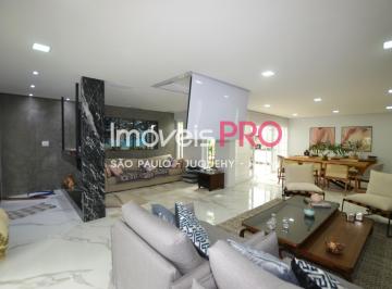 Casa · 238m² · 3 Quartos · 5 Vagas · Totalmente reformada com muita sofisticação, requinte e praticidade