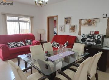 Casa · 150m² · 3 Quartos · 3 Vagas · Sobrado Pque. Vitória.