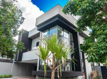 Casa · 260m² · 3 Quartos · 4 Vagas · Sobrado de esquina á venda Condomínio Gaivota II