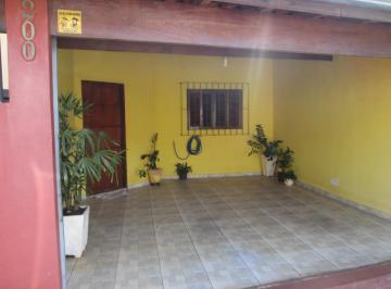 Casa a venda no centro com 3 dormitórios. · Casa a venda no centro com 3 dormitórios.