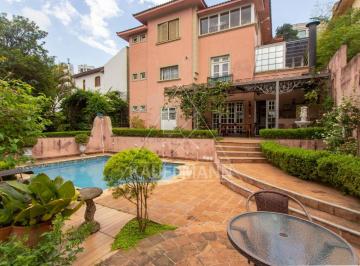 Casa · 300m² · 7 Quartos · 3 Vagas · Casa com 4 Suítes, piscina, churrasqueira, reformada, 5 vagas de garagem