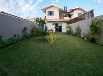 Casa · 132m² · 3 Quartos · 2 Vagas · Sobrado à venda, 3 quartos, 1 suíte, 2 vagas, Jardim Gisela - Toledo/PR