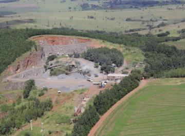 Foto 01 · Pedreira a Venda, 45 Hectares, Escritório, Pedreira Completa, Ótima Localização