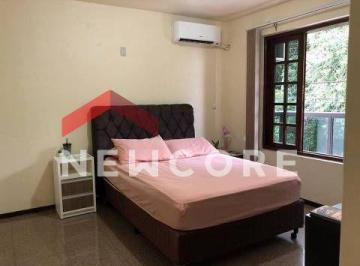 Casa · 304m² · 5 Quartos · 2 Vagas · Casa em Rua Diamantina - Floresta - Joinville/SC