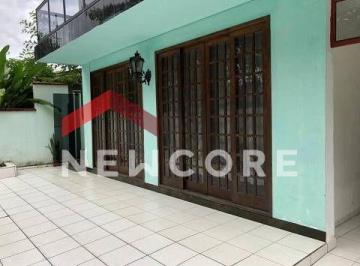 Casa de 5 quartos, Joinville · Casa em  Rua Diamantina - Floresta - Joinville/SC