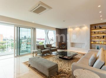 Sala de Estar · Apartamento à venda - em Batel