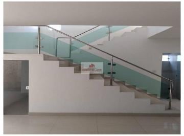 56b6479f0ccbc9f831e08ef3b17dbb20.jpg · Casa duplex, construída com materiais de primeira qualidade