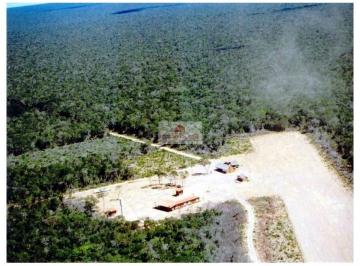 968290d8fa79e4bd9bed278cb6bf2954.jpg ·  Fazenda com 90 mil hectares, terra bruta