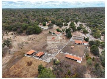 52041e9f3a9fffd90acfa484b85834f5.jpg · Fazenda com 5000 hectares, na região de Castelo do Piaui, dupla aptidão, própria para pecuária