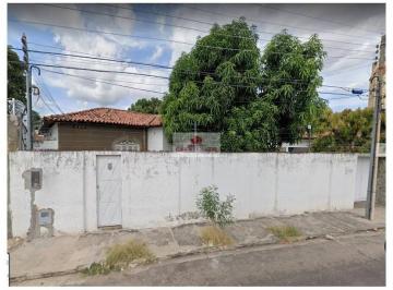 2b32b70140ca65b8727b5767ac7c6f64.jpg · Casa com 400m2, com 4 quartos, sendo 2 suítes
