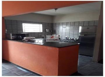 9c1d5d9e8188198ca15527ed338b2d0d.jpg · Casa com 4 quartos, sendo 1 suíte, 2 suítes reversívelveis