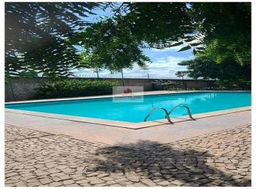 892054368af1cd3373bb06a3186beeaa.jpg · Apartamento terceiro andar, com 79m2, 3 quartos, sendo 2 suites